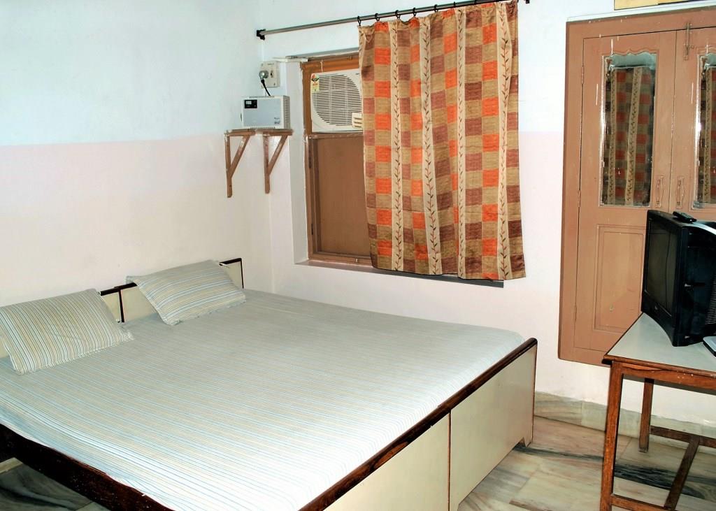 budget hotels vrindavan